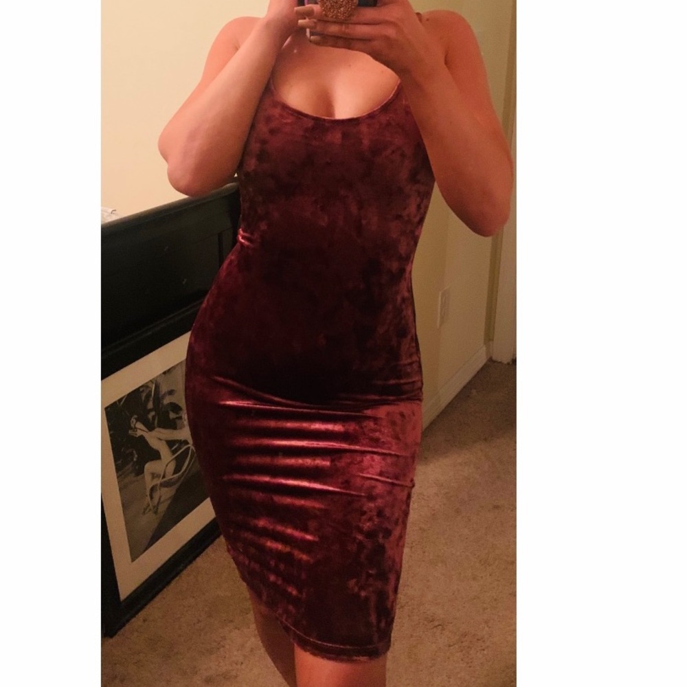 Velvet Wine Crush Dress 🍷